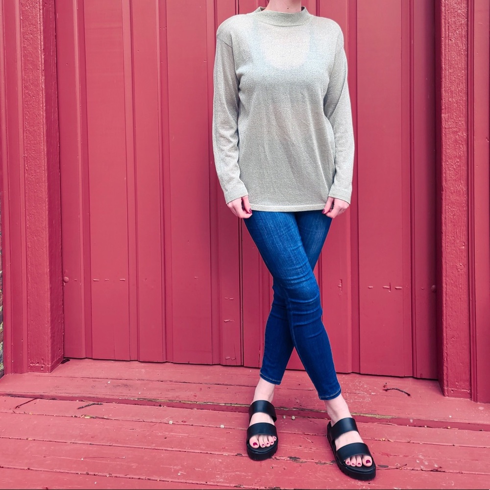 🚨 SOLD 🚨 Vintage Silk Mock Turtleneck